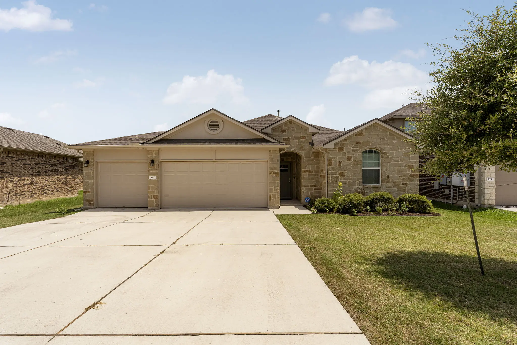 Photo of Listing #5743414