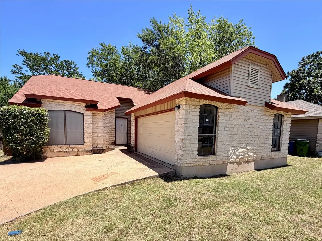 2013 James Place, Round Rock