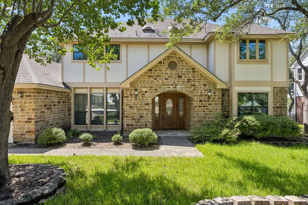 10806 Wintergreen Hill, Austin