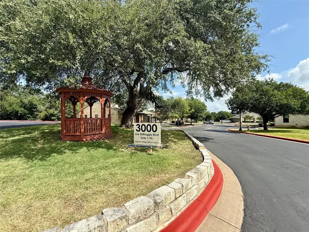 3000 Joe Dimaggio Boulevard 84, Round Rock
