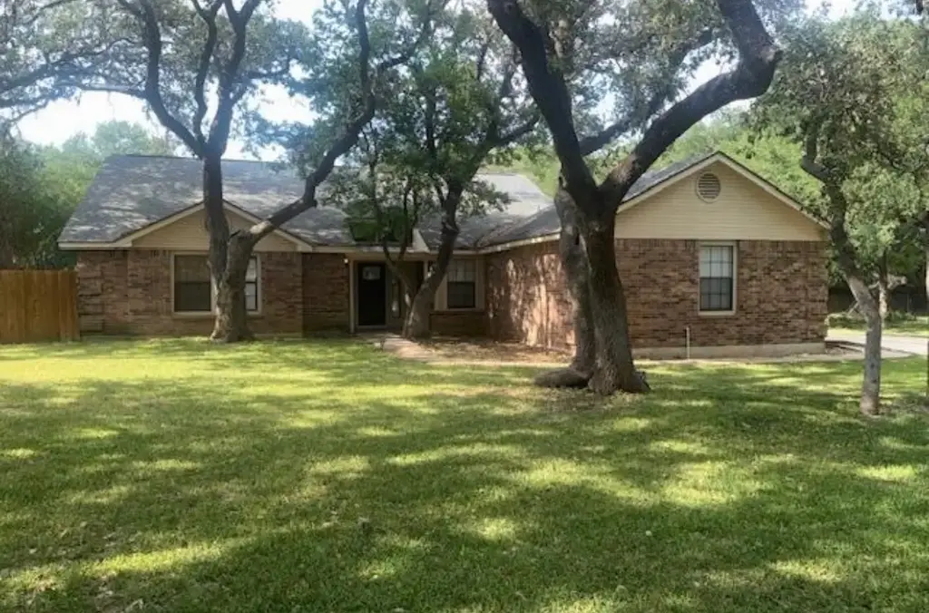 302 Buttercup Trail, Buda
