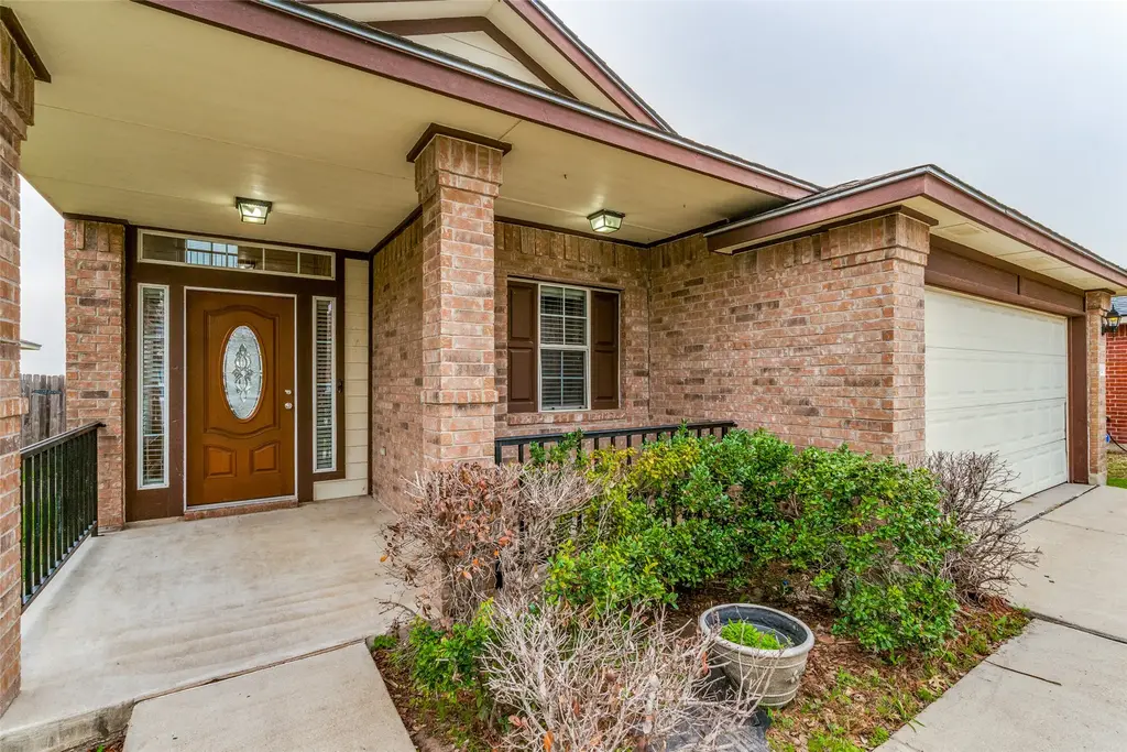 13620 Lyndon B Johnson Street, Manor