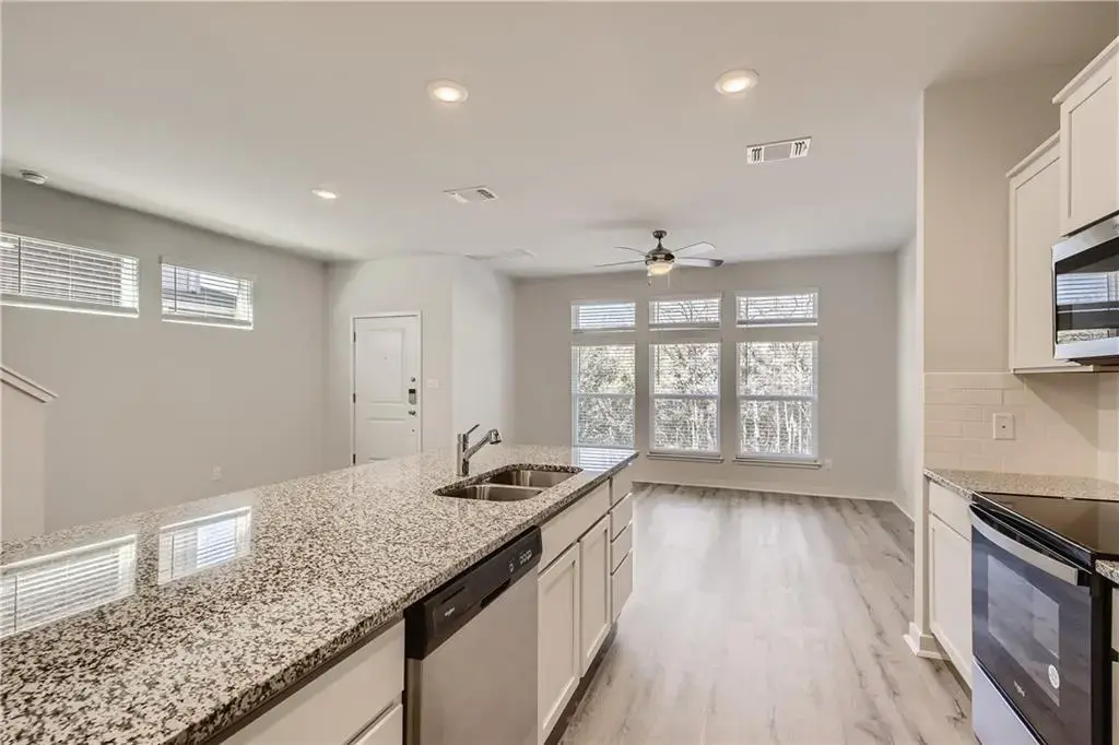 605 W South Street 211, Leander