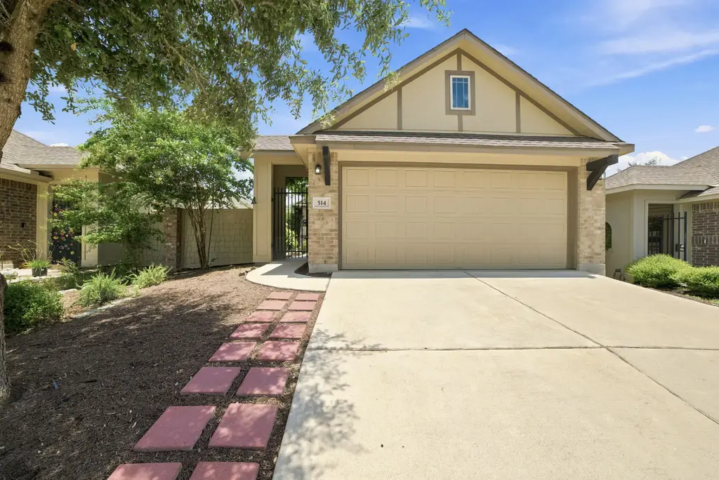 514 Nautical Loop, Kyle