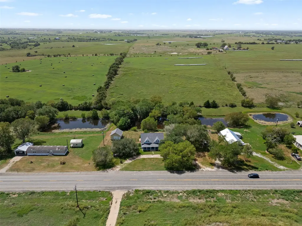 537 Fm 2436, La Grange