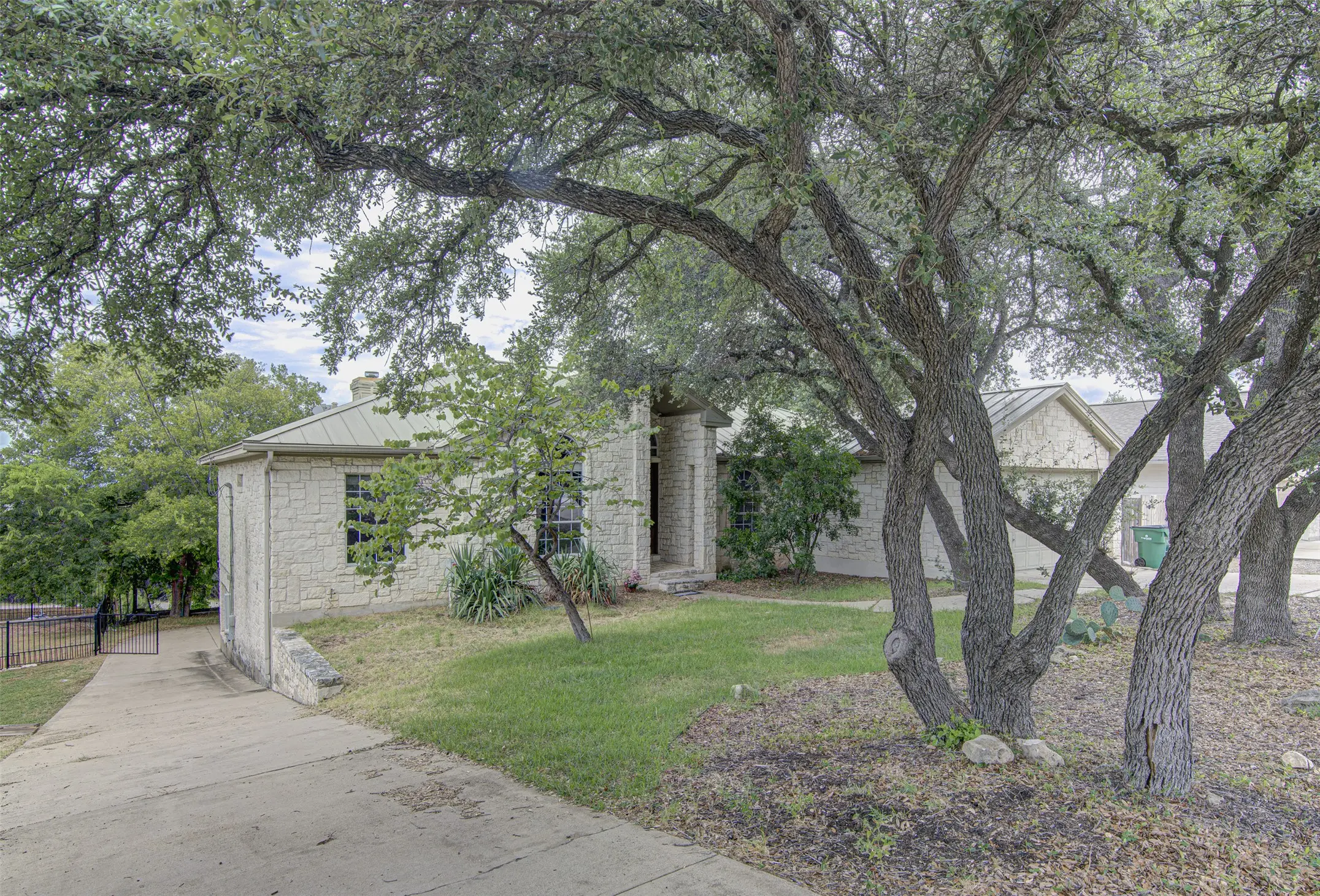 Photo of Listing #1289700