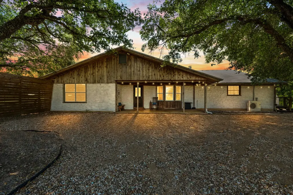 1421 Fm 1660, Hutto