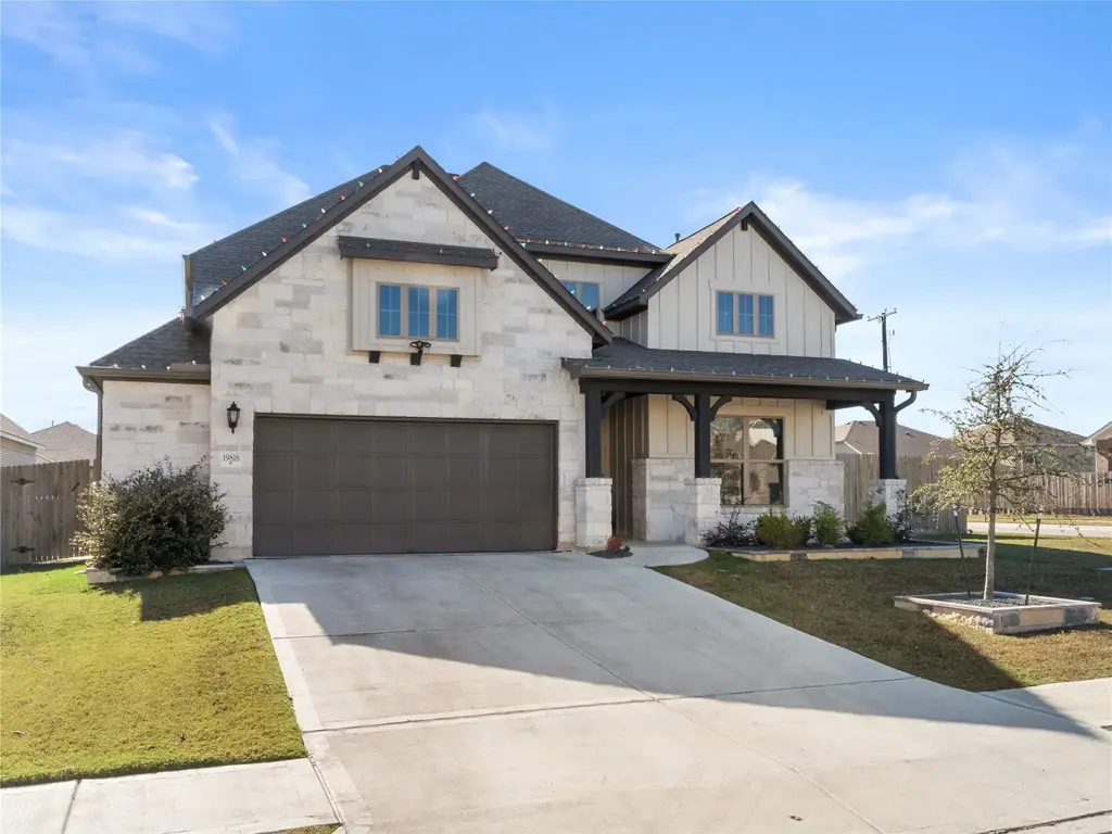 19816 Harrier Flight Trail, Pflugerville