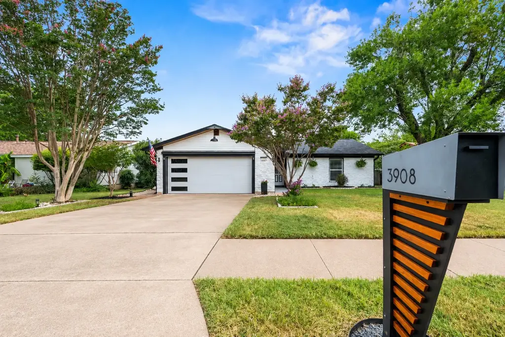 3908 Rolling Hill, Round Rock