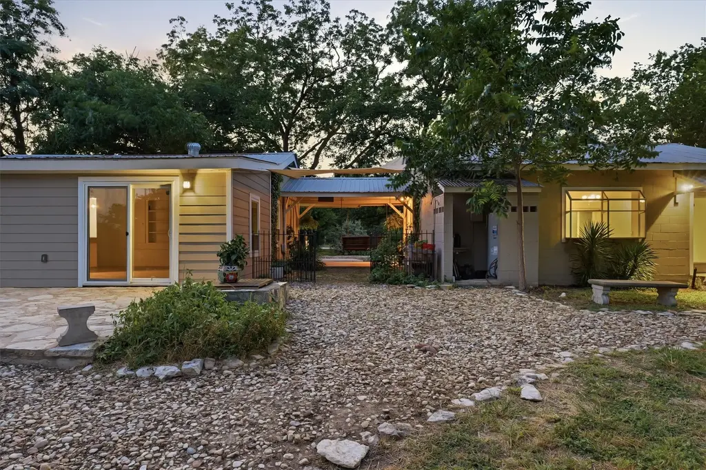 2108 River Road, San Marcos