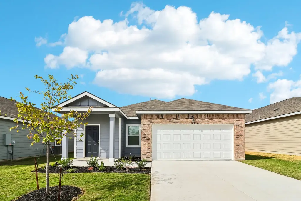 306 Sunlight Lake Boulevard, Hutto