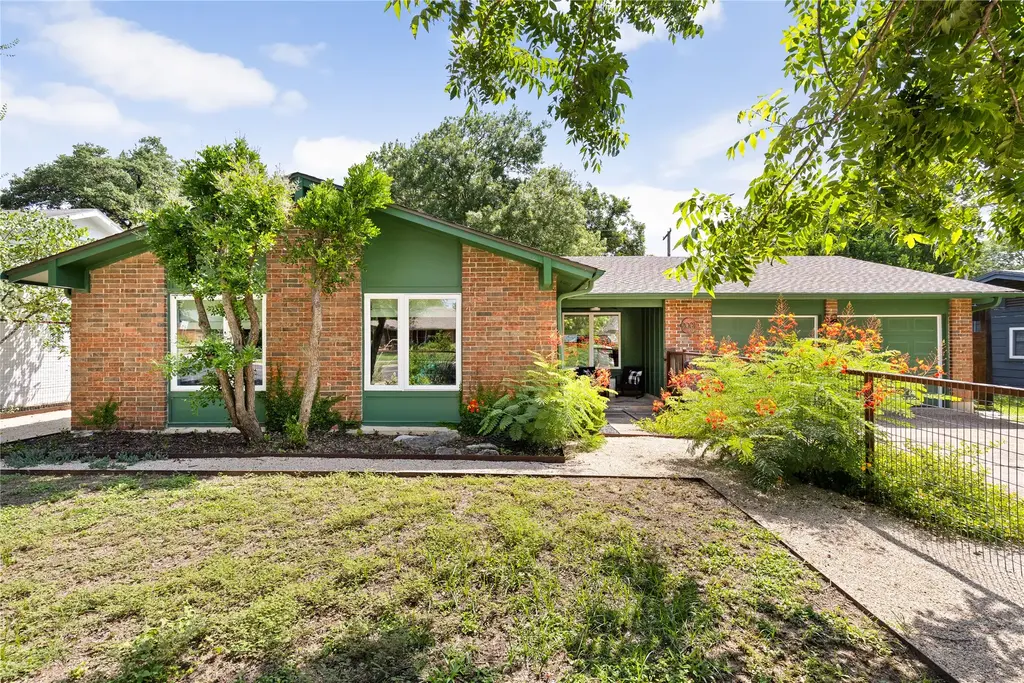 2001 Teakwood Drive, Austin