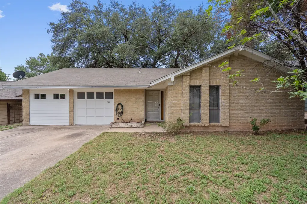 703 Huntingdon Place, Austin