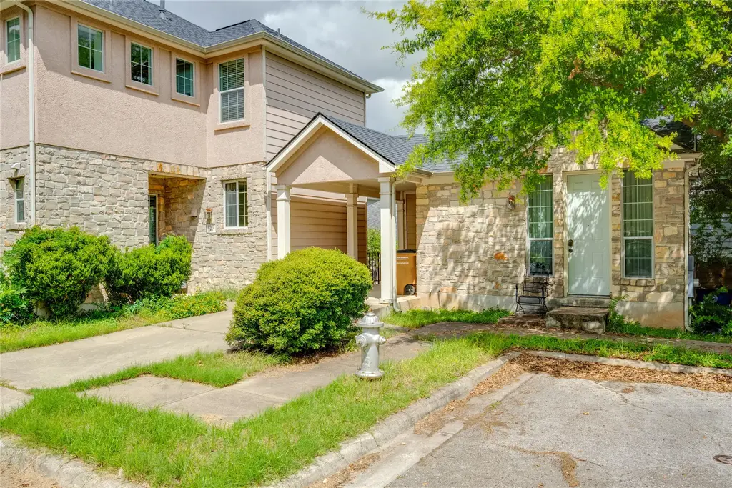 1802 Village Oak Court, Austin