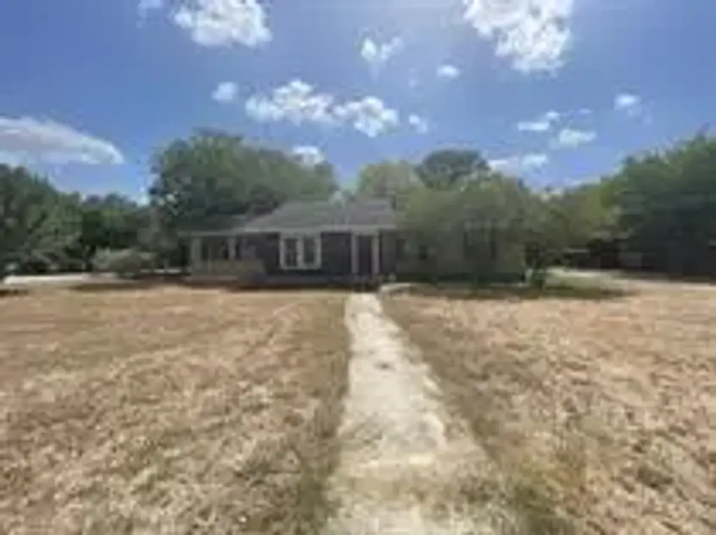 415 S Rio Grande Street, Lockhart