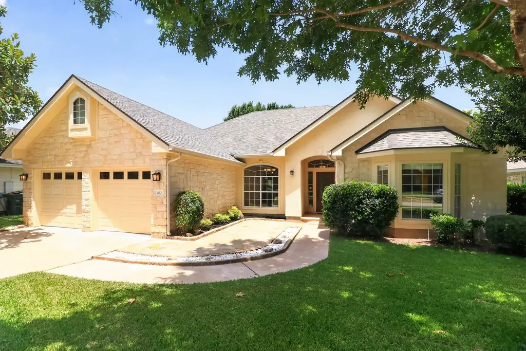 102 River Down Road, Georgetown