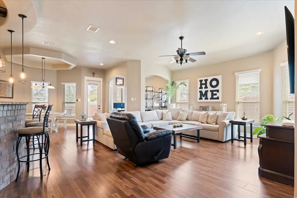916 Easton Drive, San Marcos