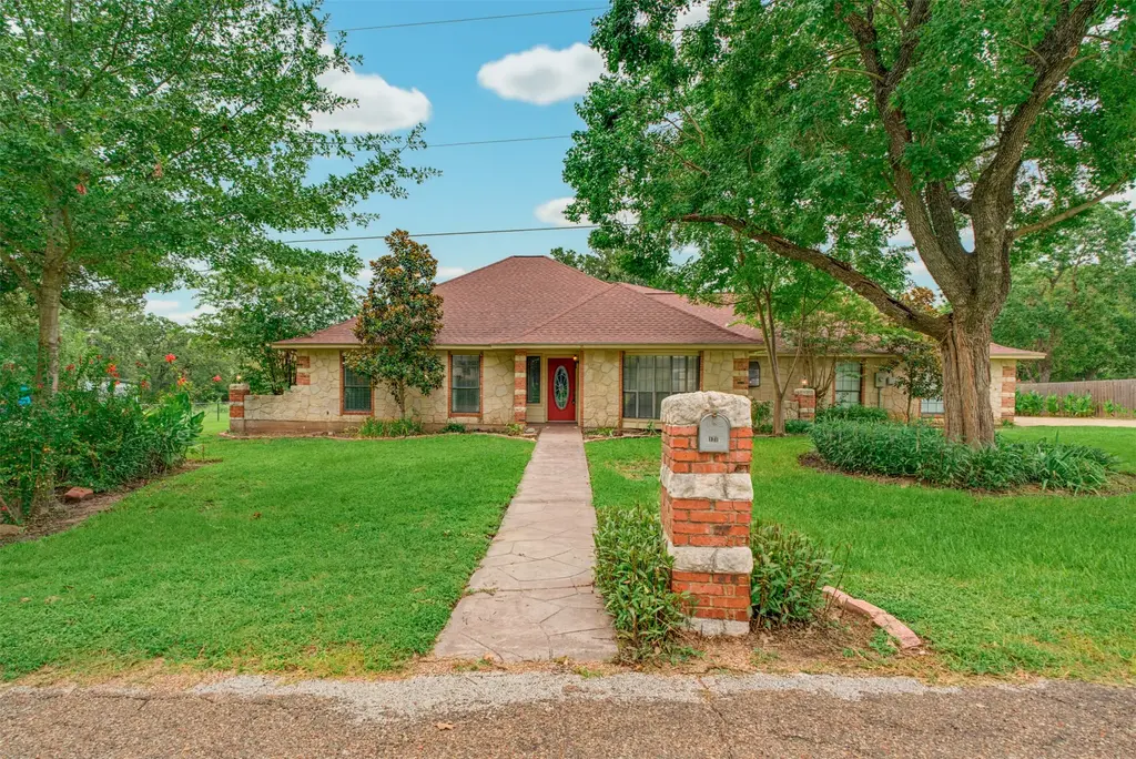 121 Champions Drive, Rockdale