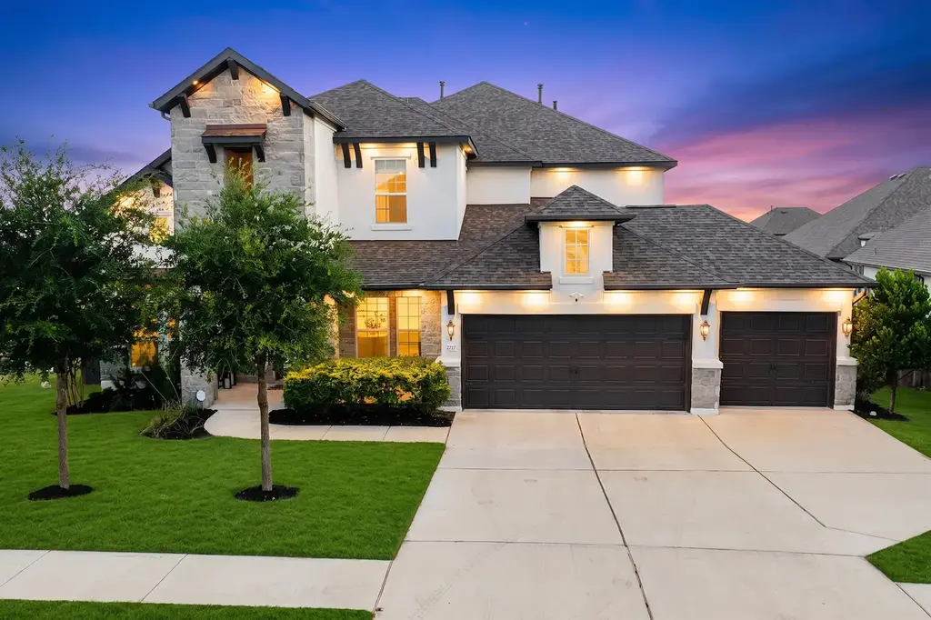 2717 Painted Sky Bend, Leander