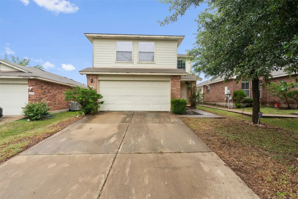 12921 White House Street, Manor