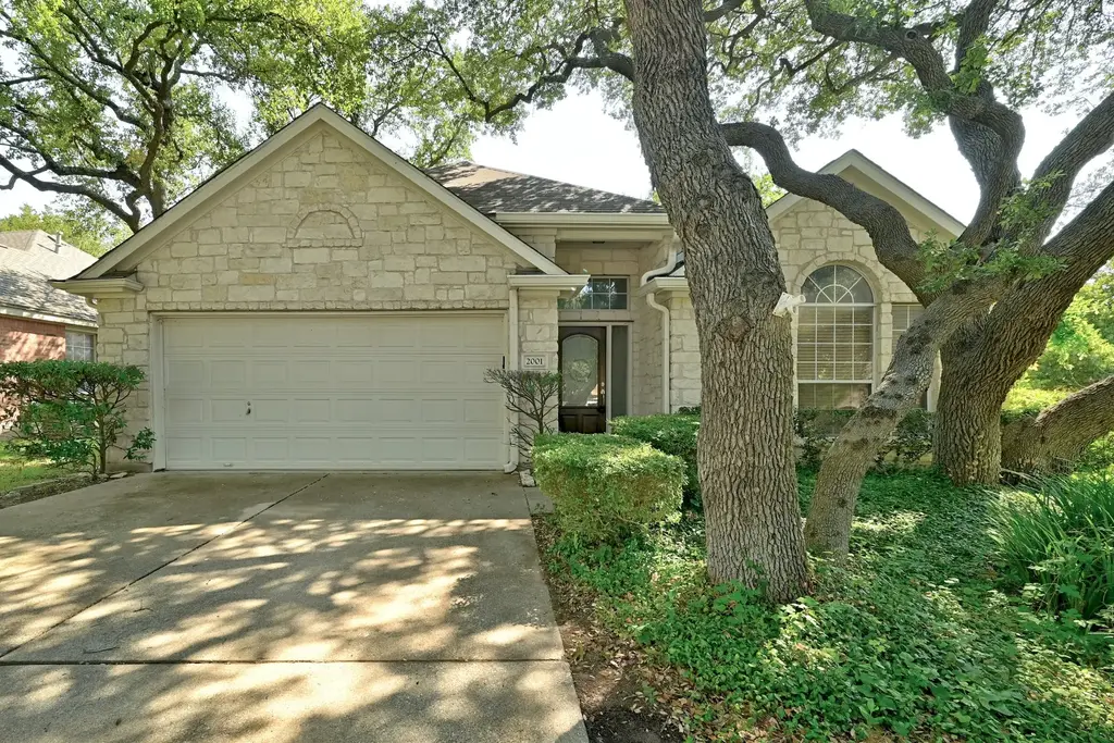 2001 Eclipse Cove, Cedar Park