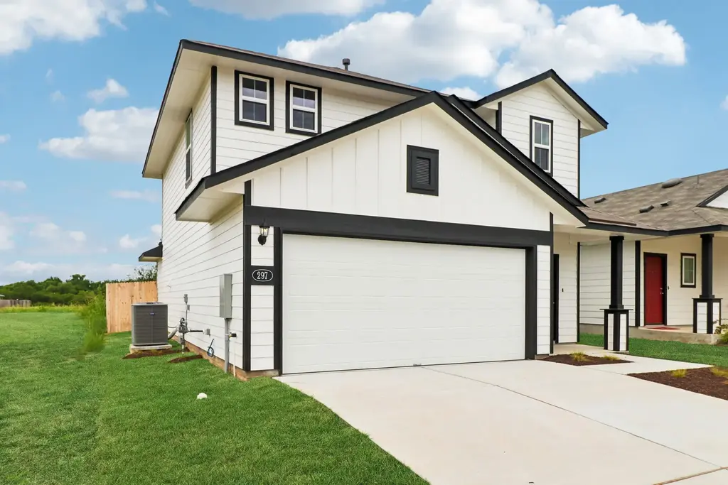 297 Haywood Manor, Maxwell