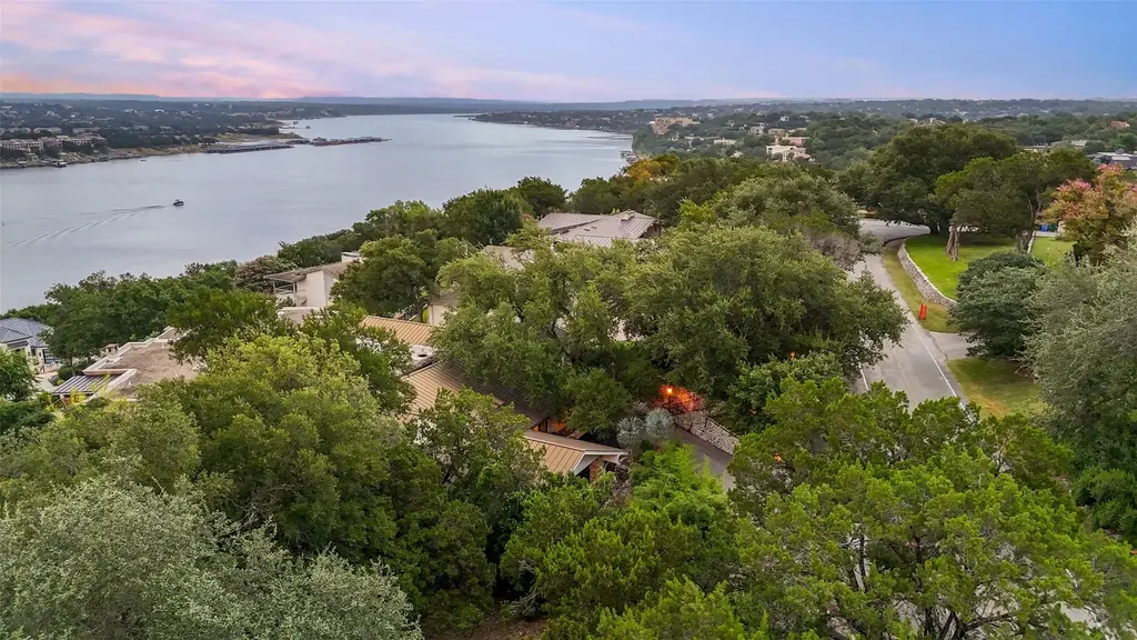 705 Mariner, Lakeway