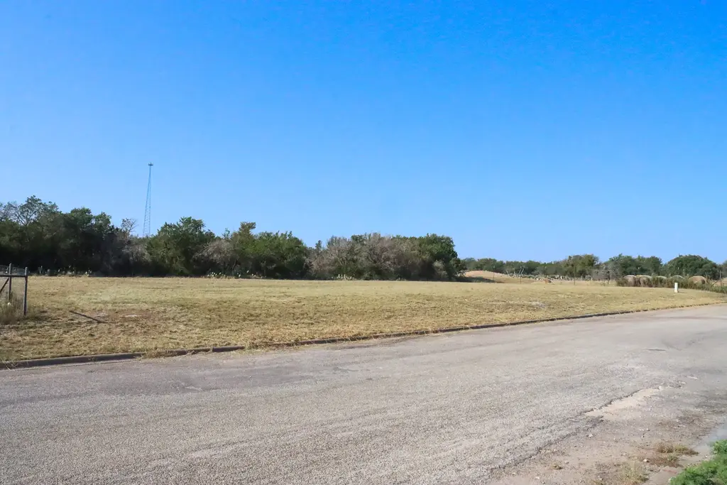 205 E Kelly Lane, San Saba