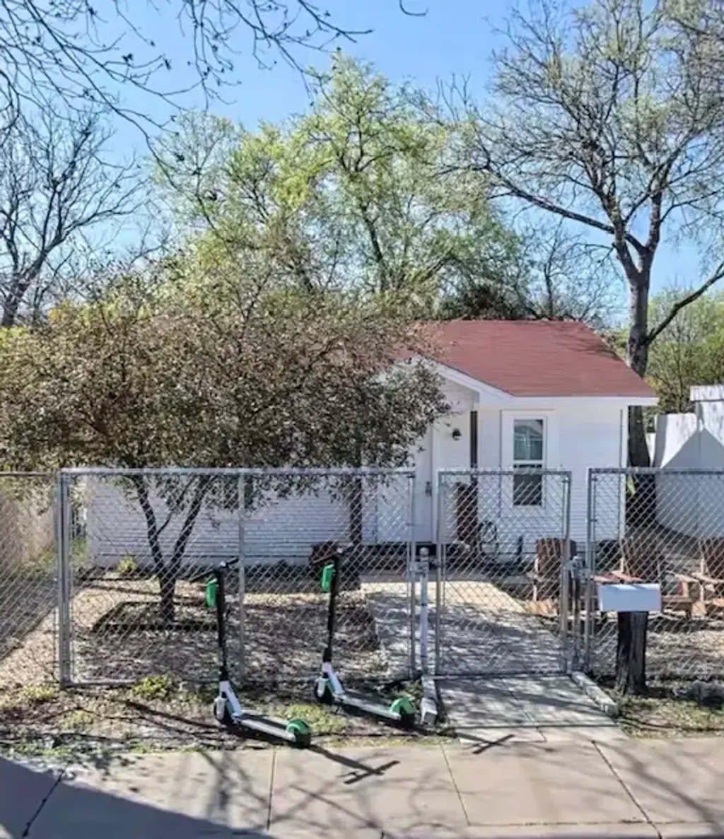 212 Comal Street, Austin