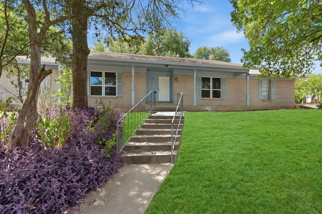6108 Cherrylawn Circle, Austin