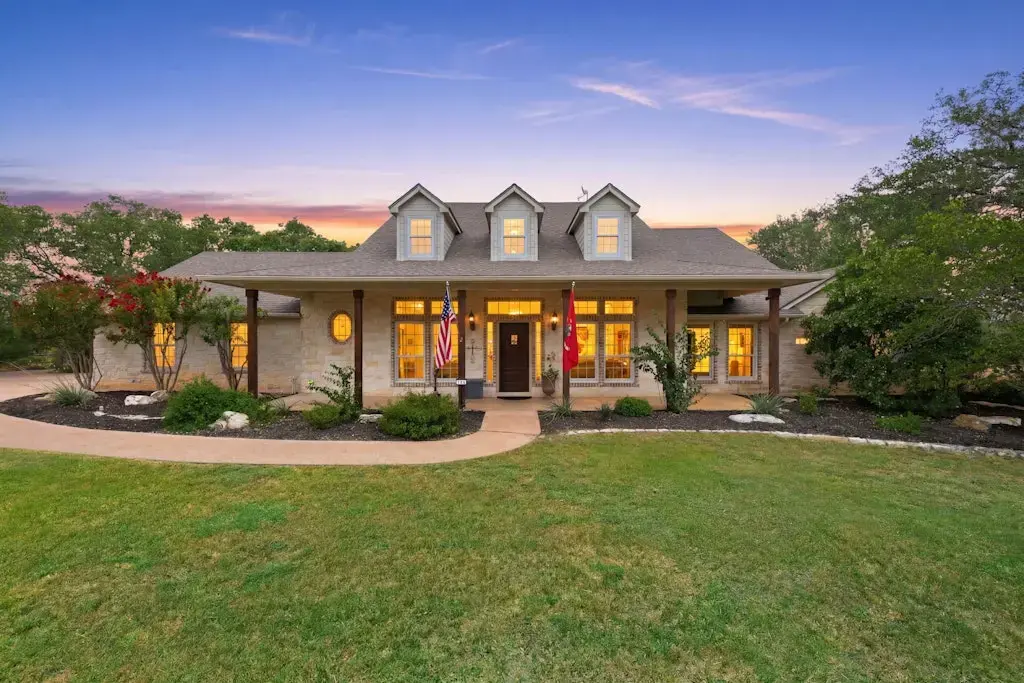 106 Double Horn Trail, Spicewood
