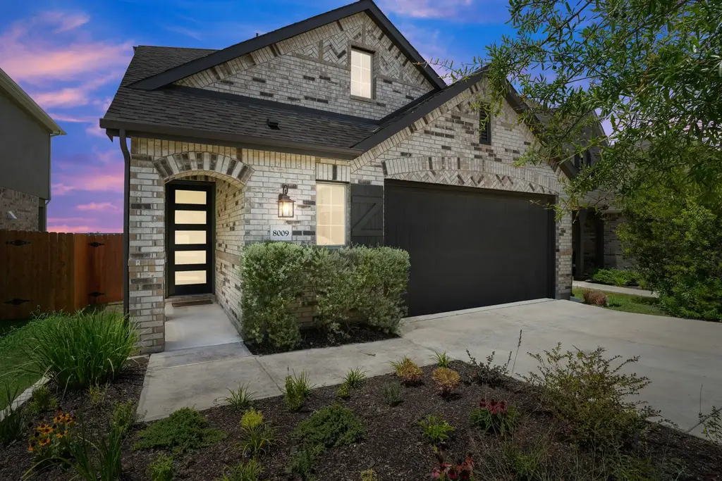 8009 Copper Prairie Bend, Lago Vista
