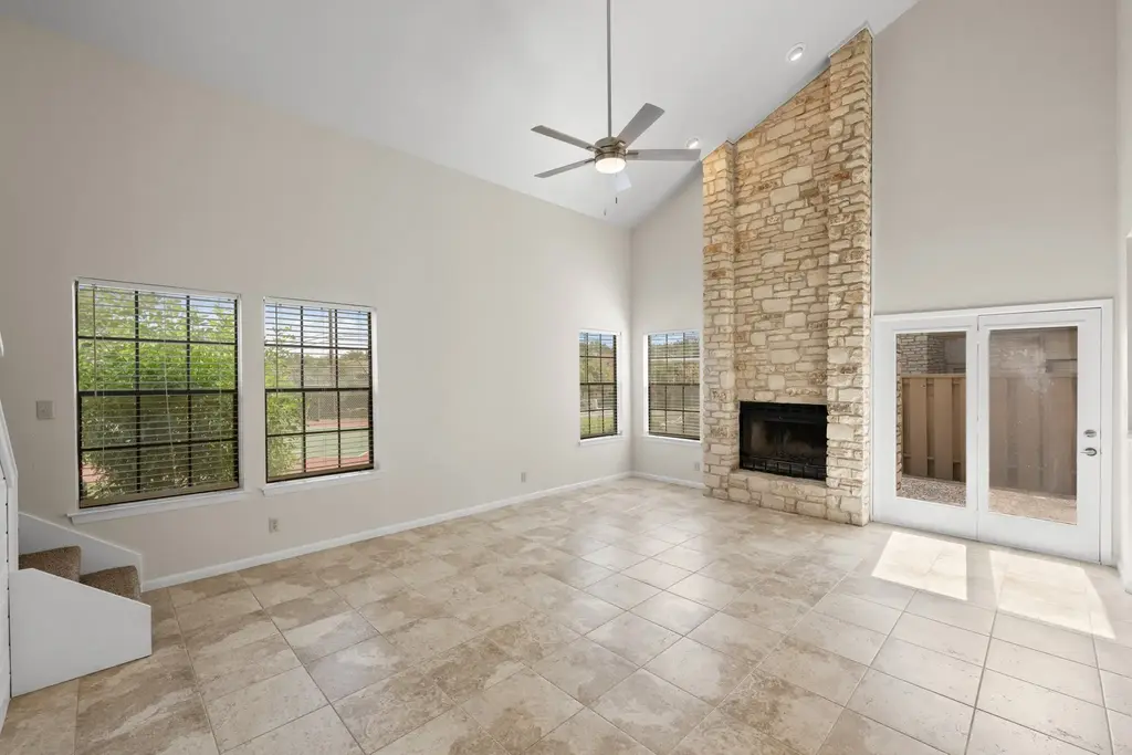 2201 Lakeway Boulevard 39, Lakeway