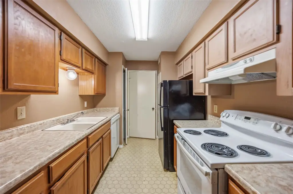 9797 Leawood Boulevard 1202, Houston
