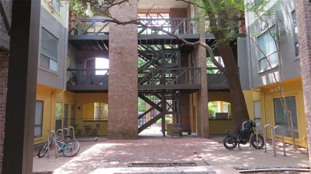806 W 24th Street 200, Austin