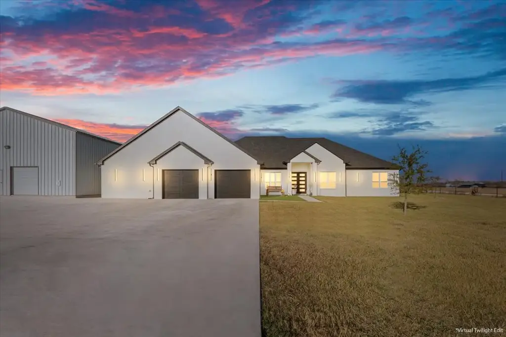 10940 Wedel Cemetery Road, Rogers