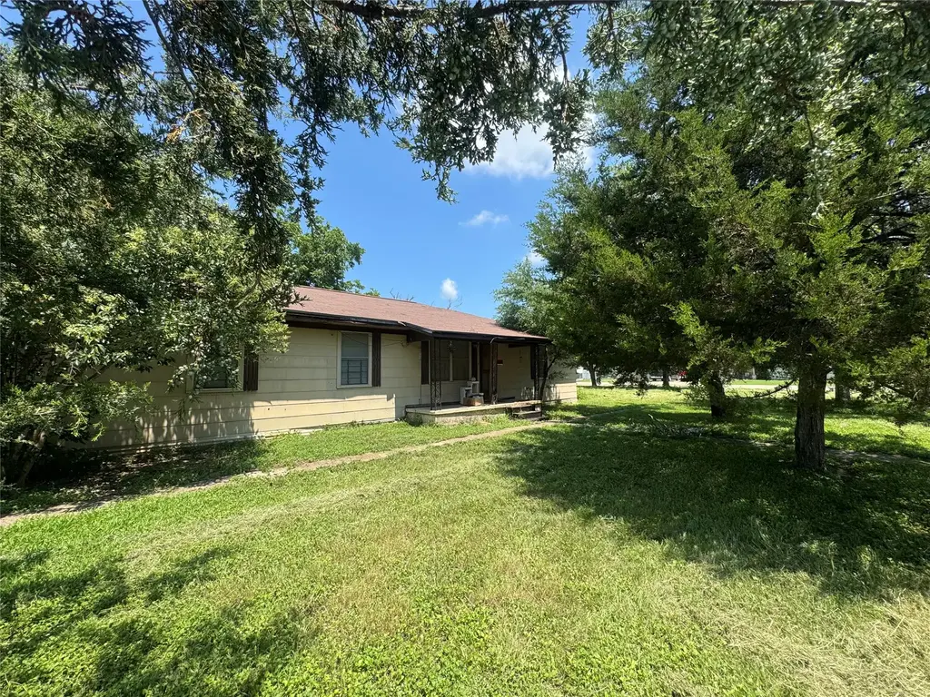 300 S Elm Avenue, Cameron
