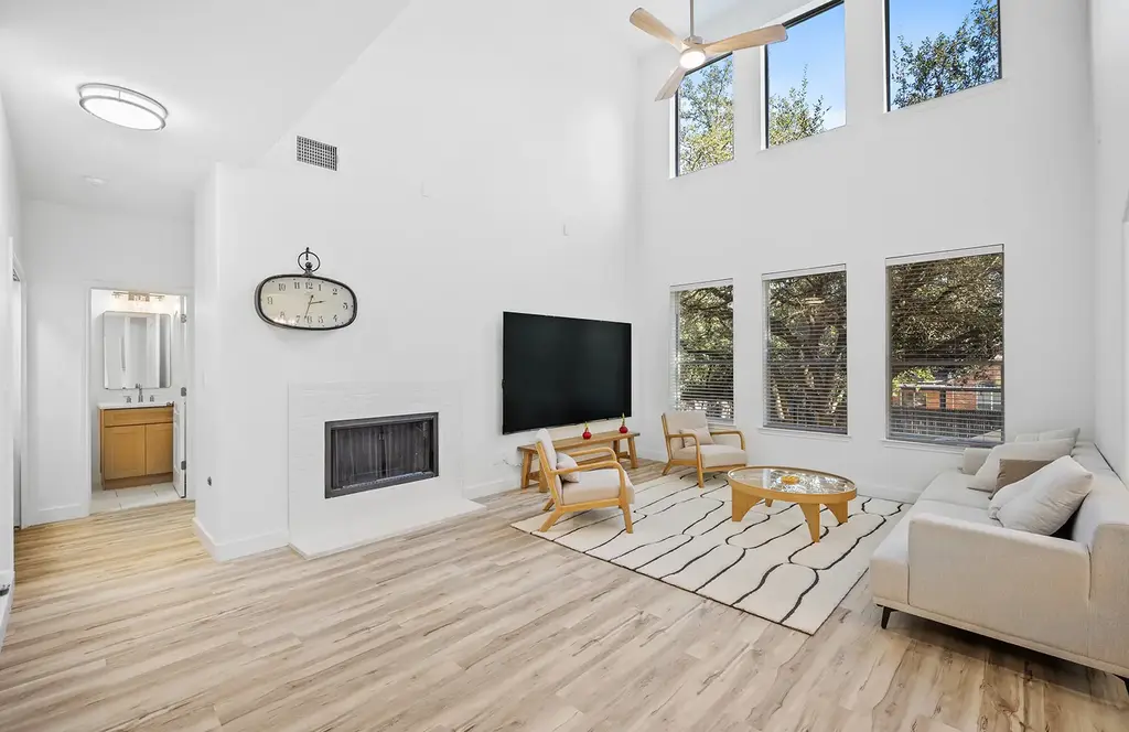 313 El Socorro Lane, Austin