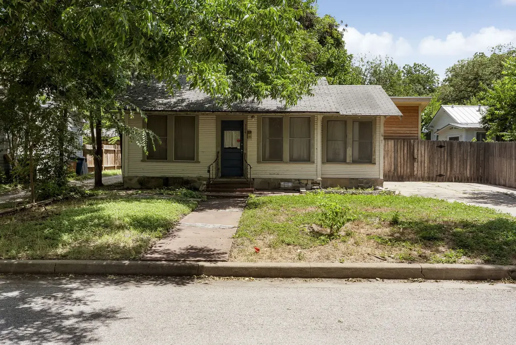 304 W 42nd Street, Austin