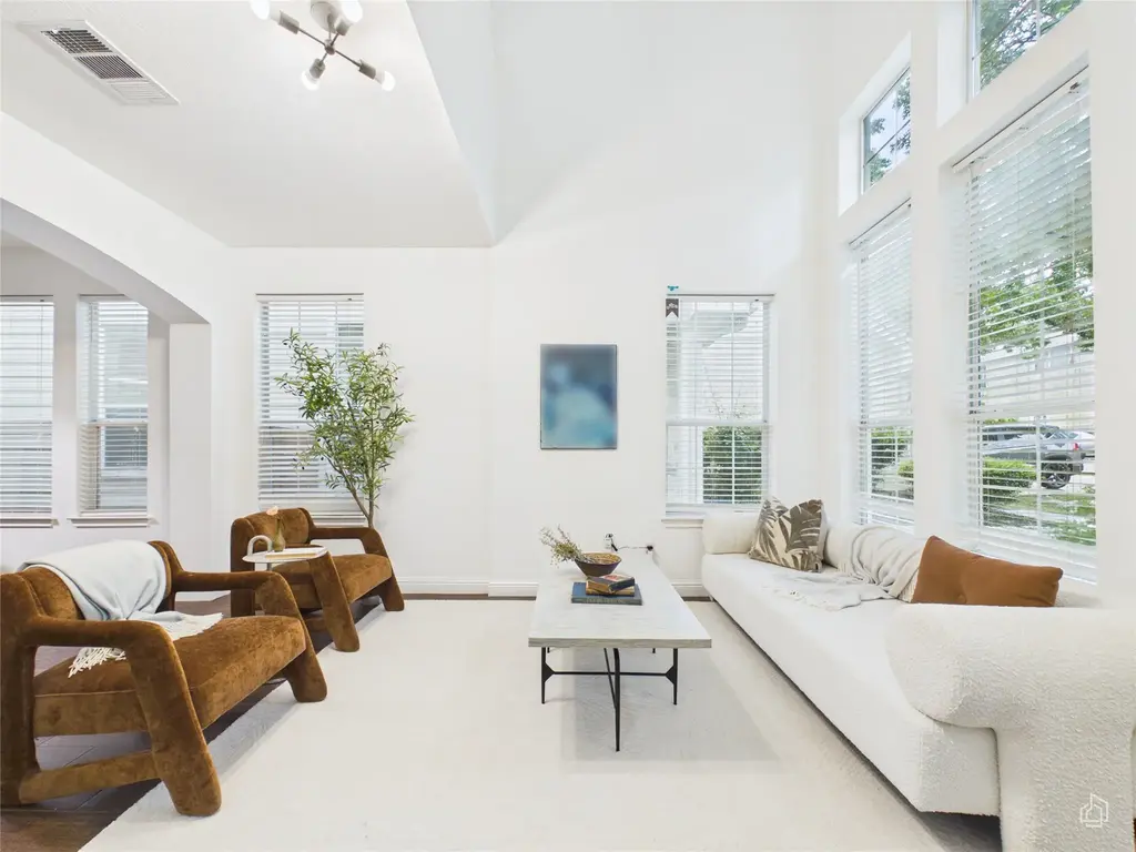 1819 Village Oak Court, Austin