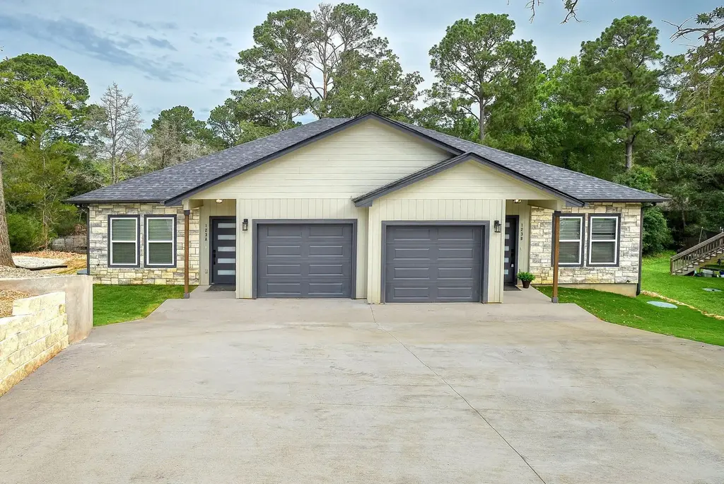 123 S Kanaio Drive B, Bastrop