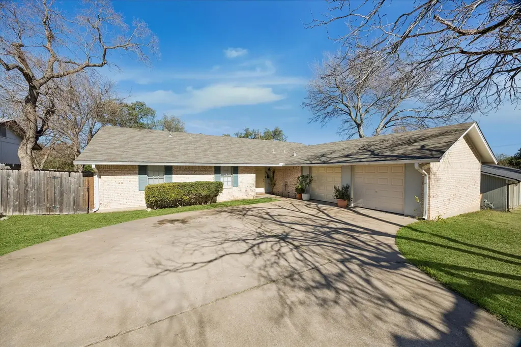908 B Kirschner Place, Austin