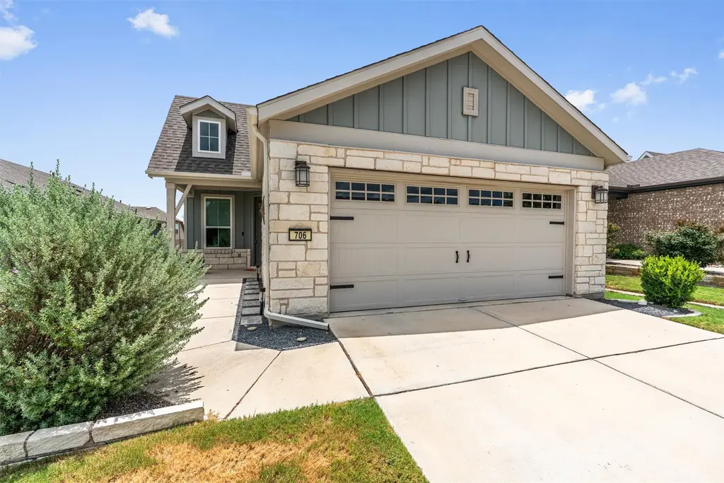 706 Kitty Hawk Road, Georgetown