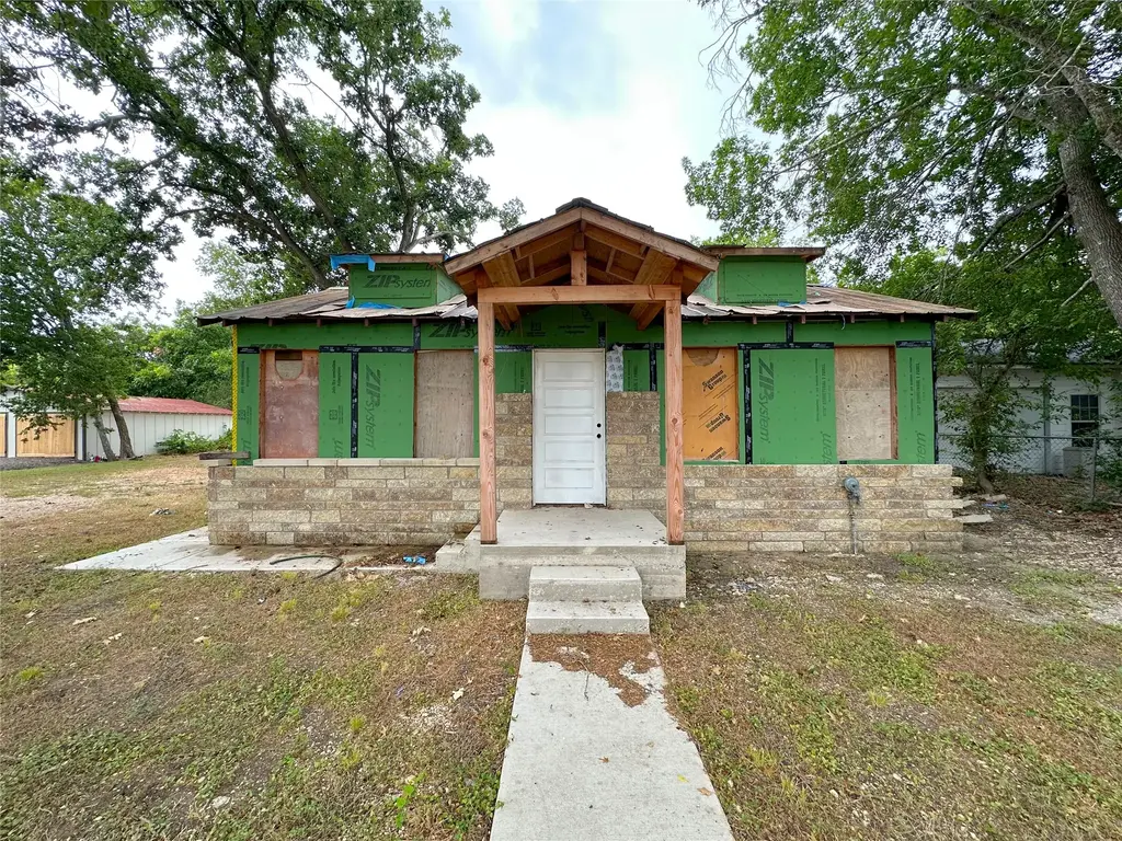 818 Plum Street, Lockhart