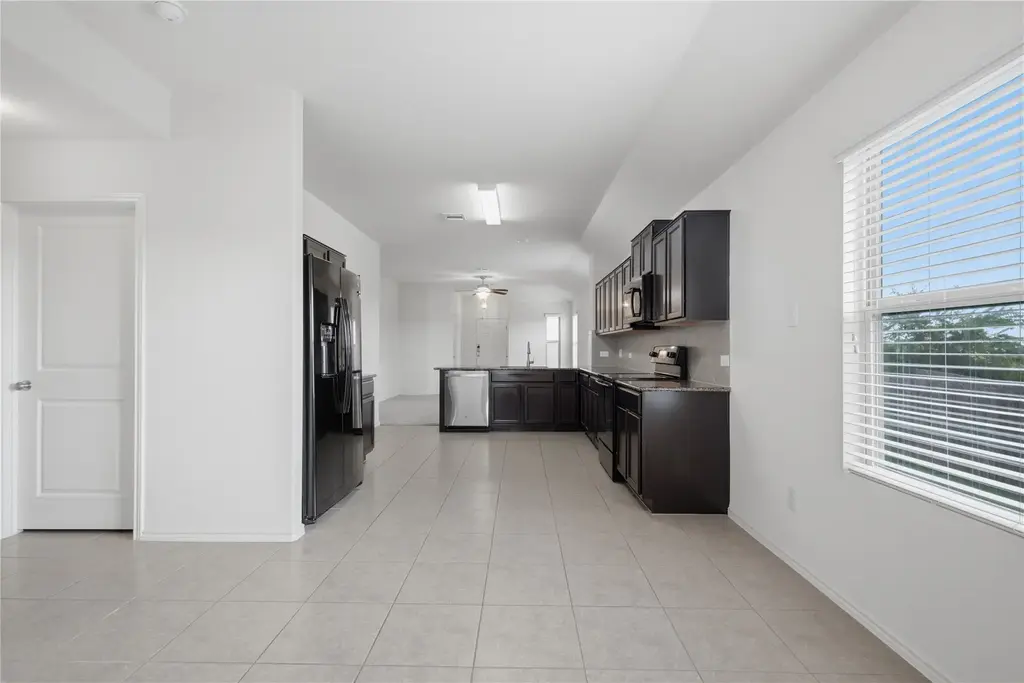 344 Circle Way 35e, Jarrell