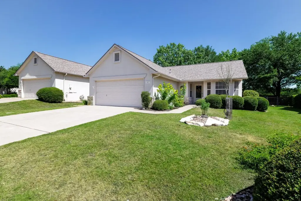 102 Whitewing Way, Georgetown