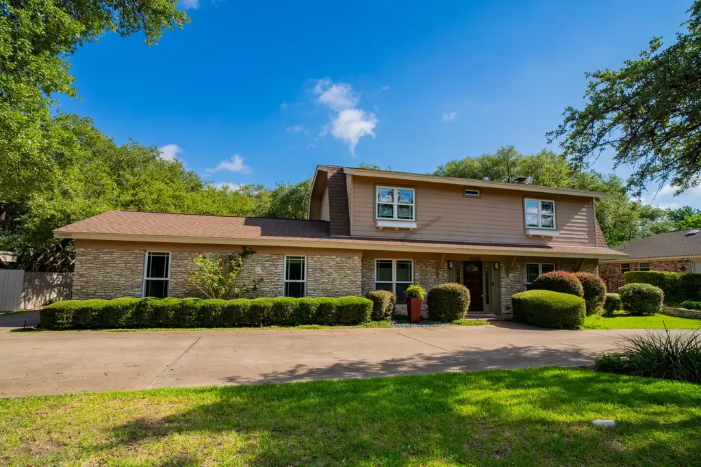 8806 Balcones Club Drive, Austin