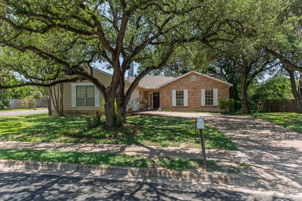 1015 Huntridge Drive, Austin
