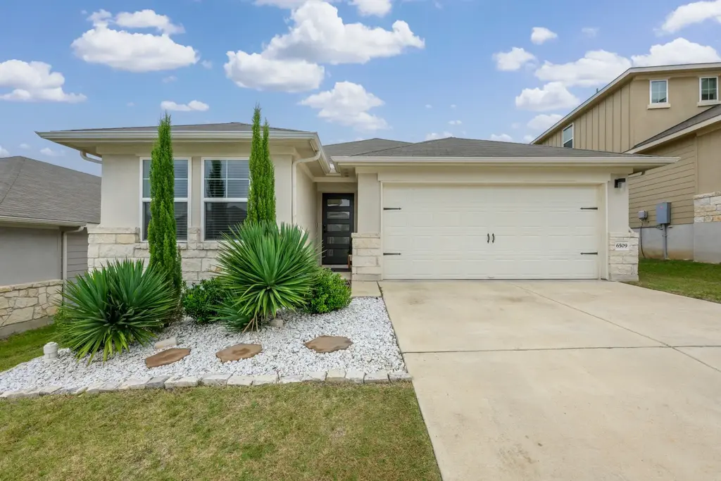 6509 Rounded Pebble Lane, Buda