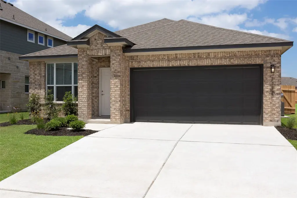 1102 Warm Springs Drive, Pflugerville